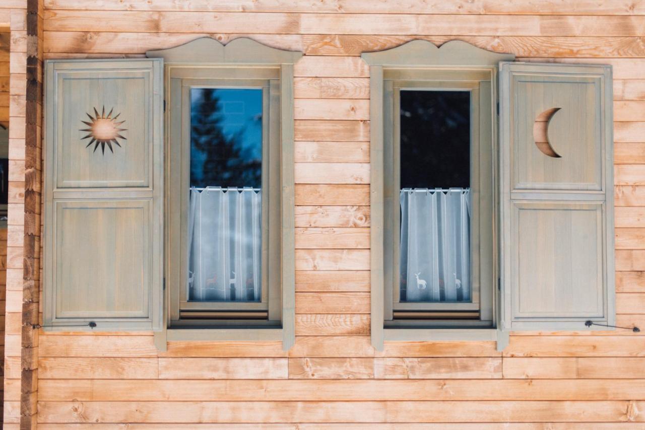 Natura Haziko Izvoare  Bagian luar foto